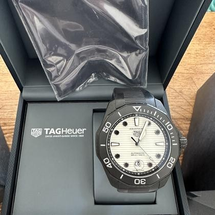 TAG Heuer Aquaracer Professional 300 Date